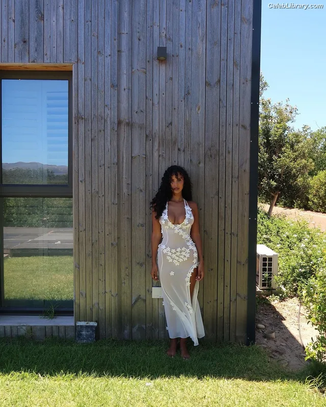 Maya Jama photo 9 of 663
