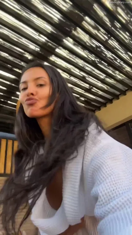 Maya Jama photo 7 of 663