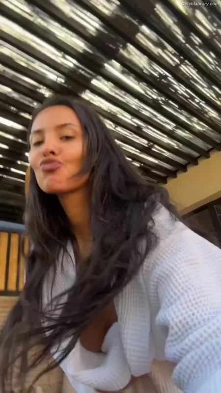 Maya Jama photo 8 of 663