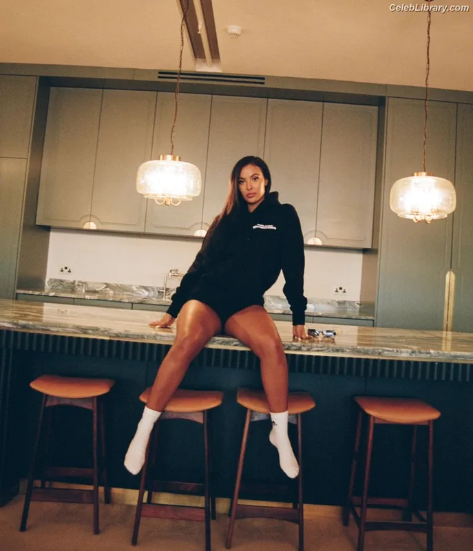 Maya Jama photo 3 of 663