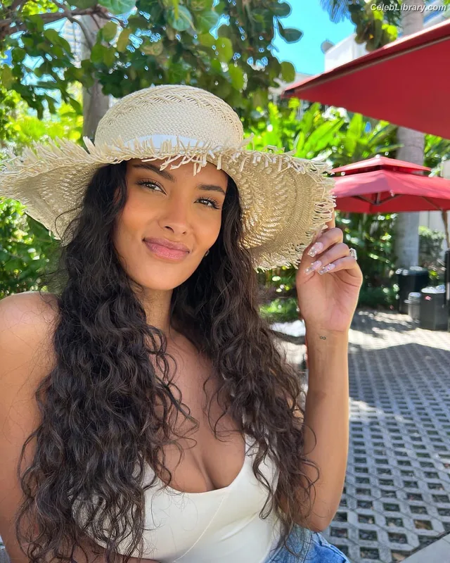 Maya Jama photo 9 of 663