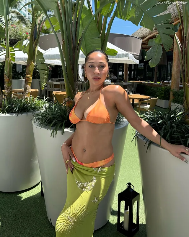 Maya Jama photo 7 of 663