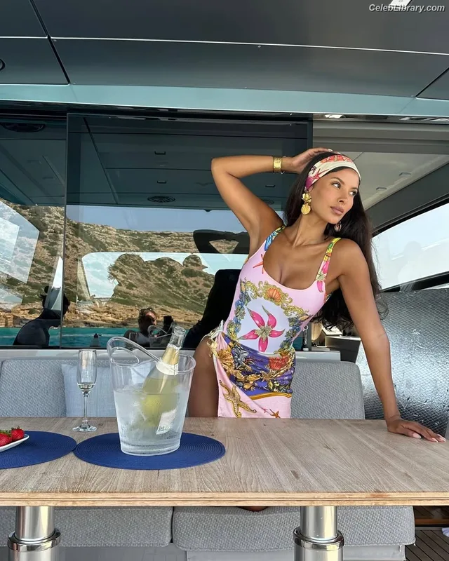 Maya Jama photo 14 of 663