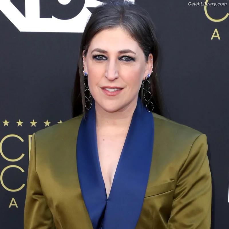 Mayim Bialik photo 7 of 11