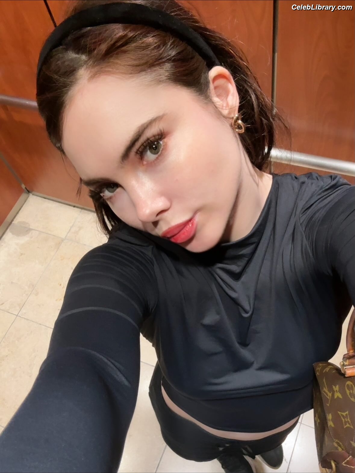 McKayla Maroney photo 10 of 401