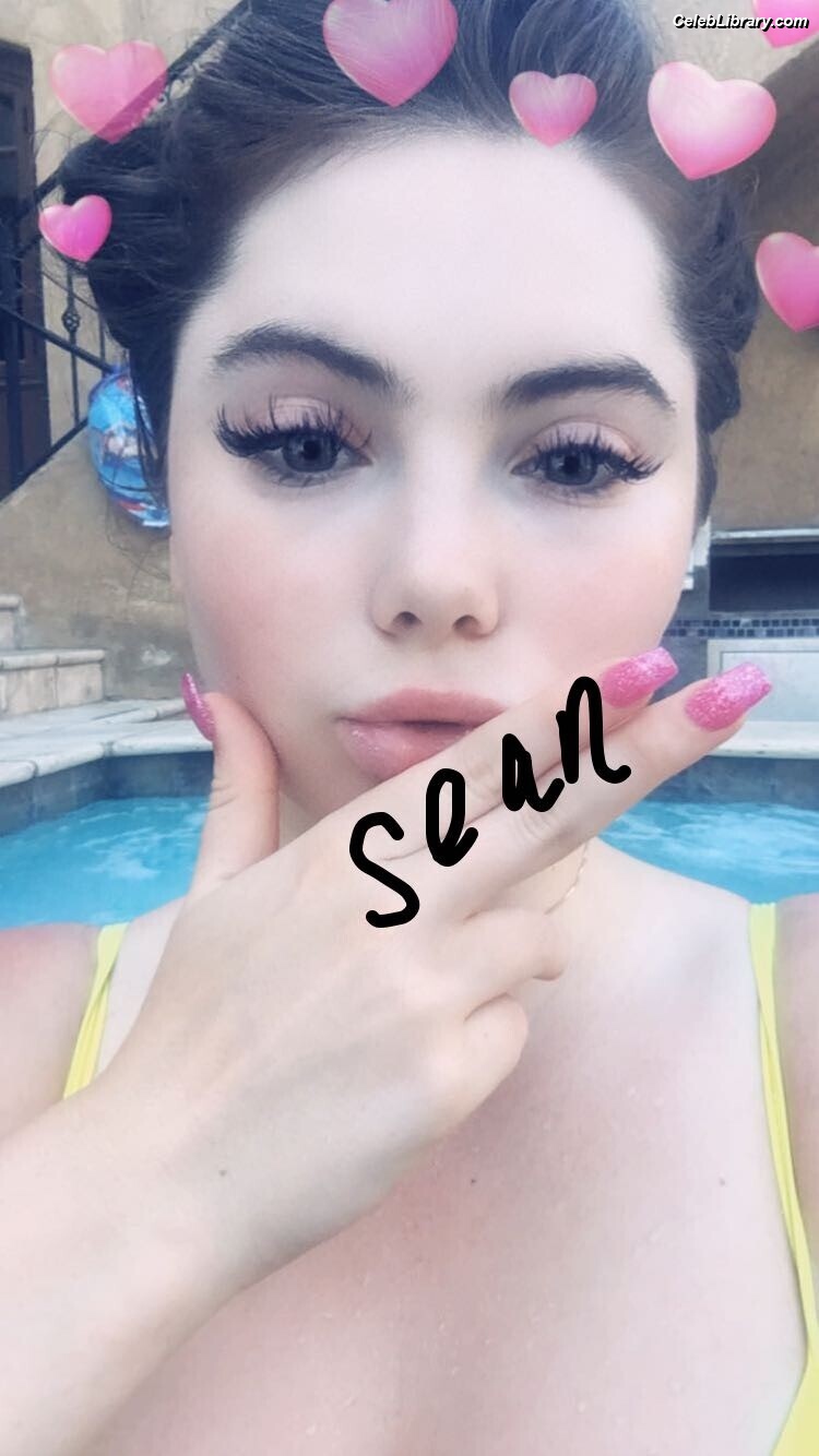 McKayla Maroney photo 16 of 401