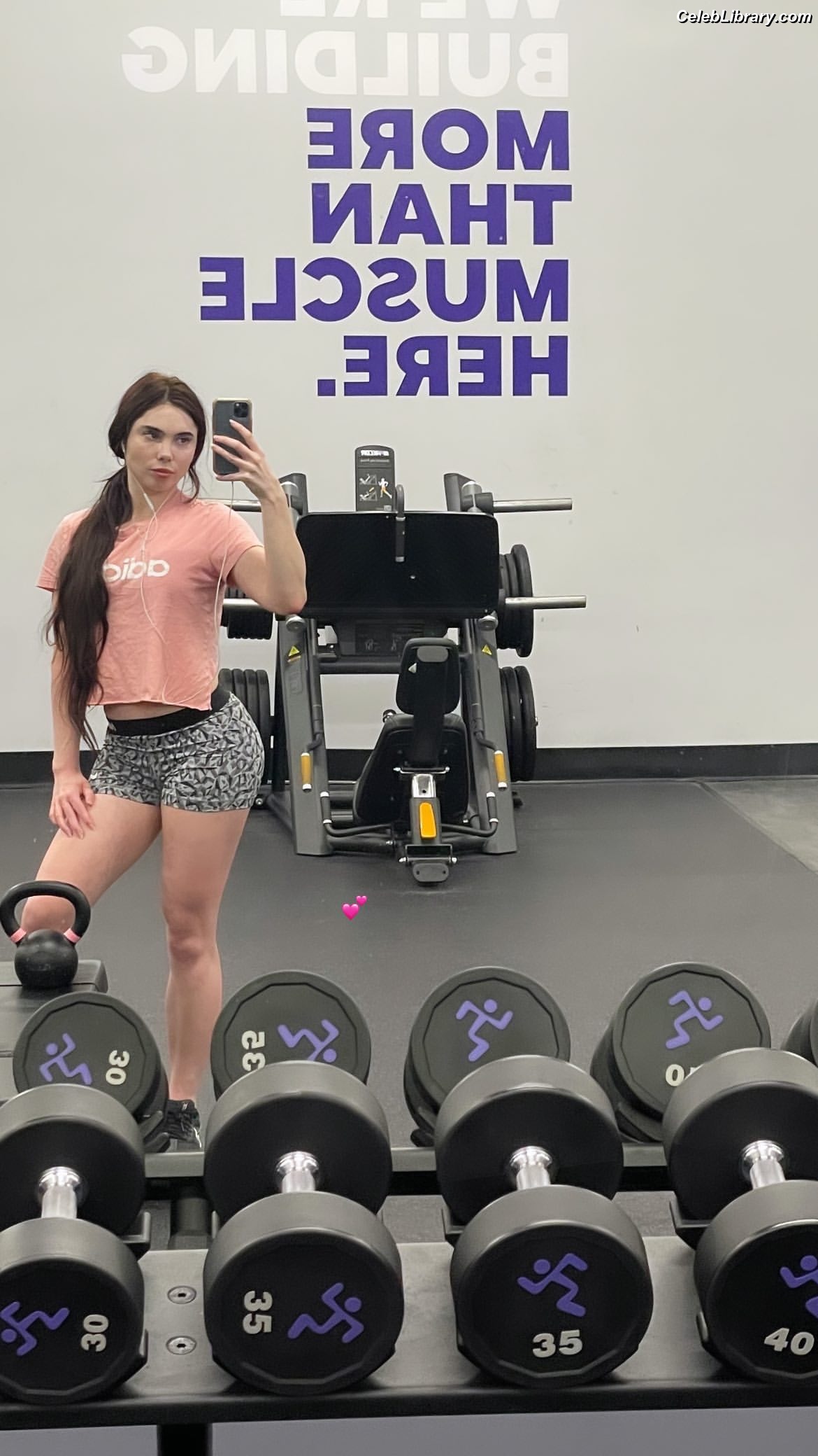 McKayla Maroney photo 19 of 401