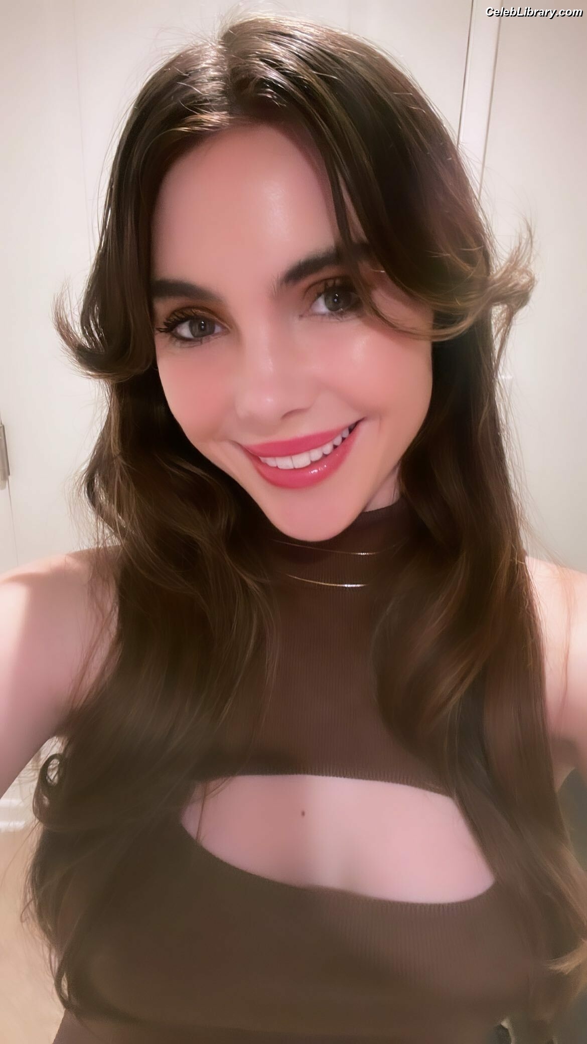 McKayla Maroney photo 3 of 401