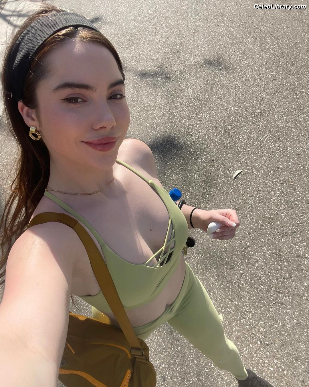 McKayla Maroney photo 1 of 401