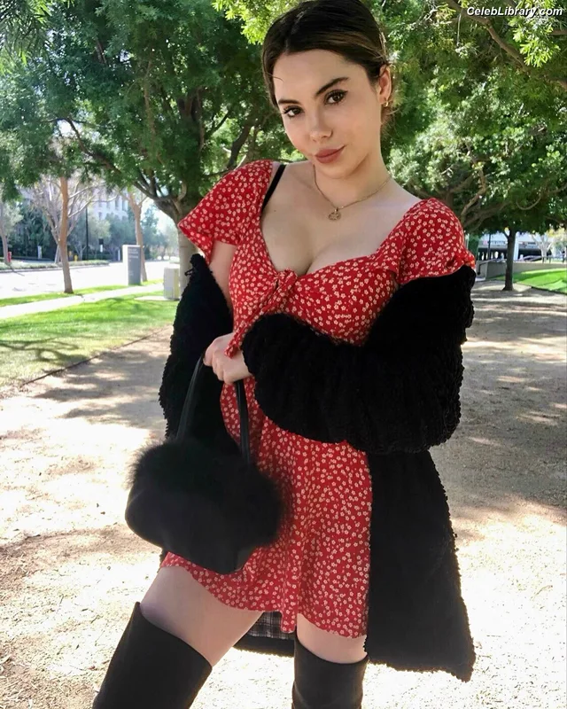 McKayla Maroney photo 18 of 401