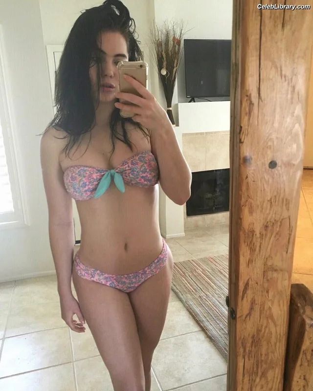 McKayla Maroney photo 1 of 401