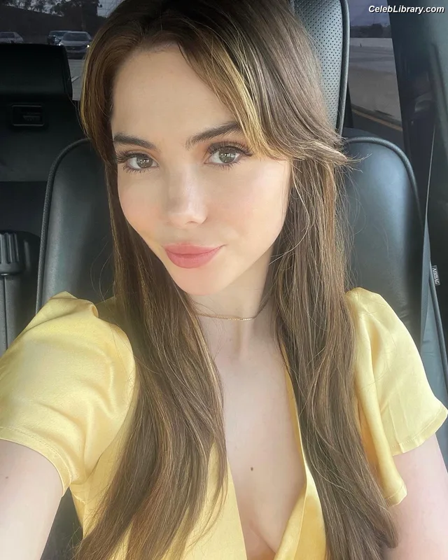 McKayla Maroney photo 22 of 401