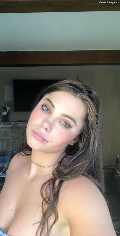 McKayla Maroney photo 1 of 401