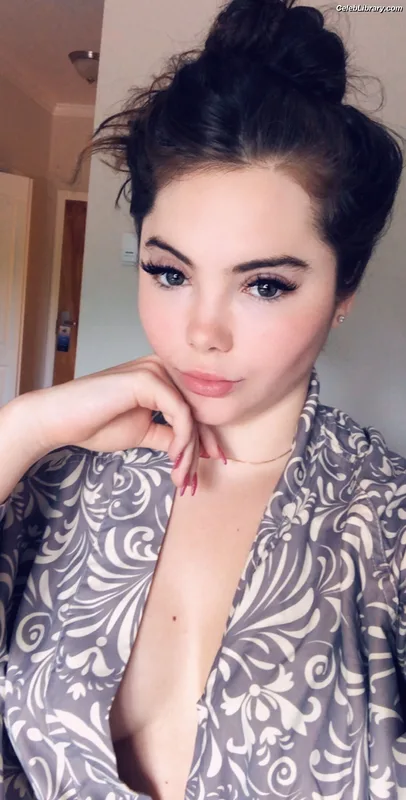 McKayla Maroney photo 12 of 401
