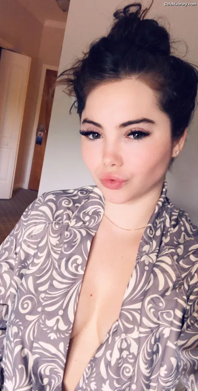 McKayla Maroney photo 13 of 401