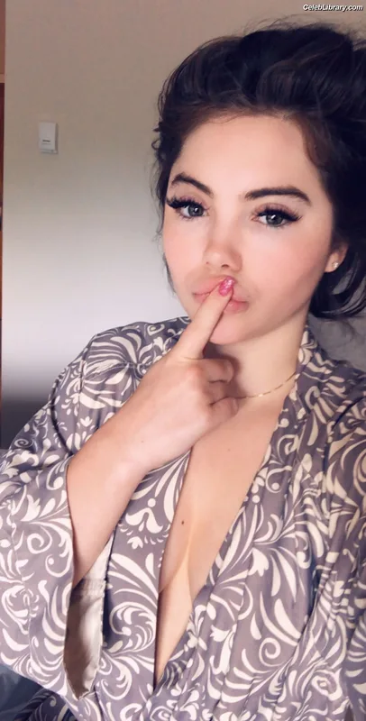 McKayla Maroney photo 16 of 401