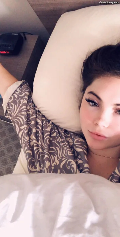 McKayla Maroney photo 18 of 401