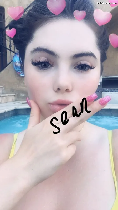 McKayla Maroney photo 21 of 401