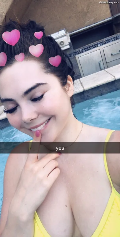 McKayla Maroney photo 22 of 401
