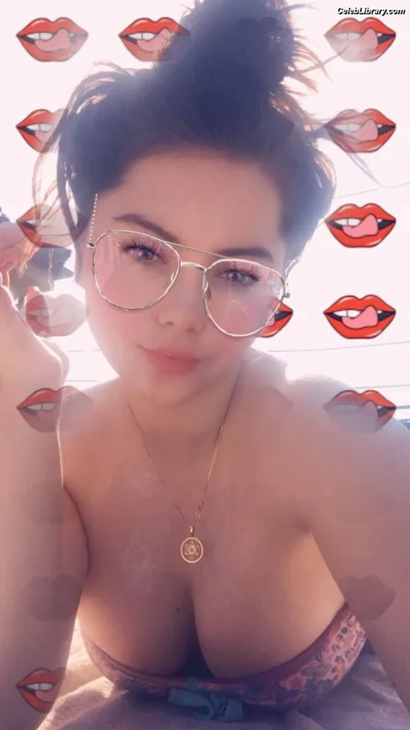 McKayla Maroney photo 19 of 401
