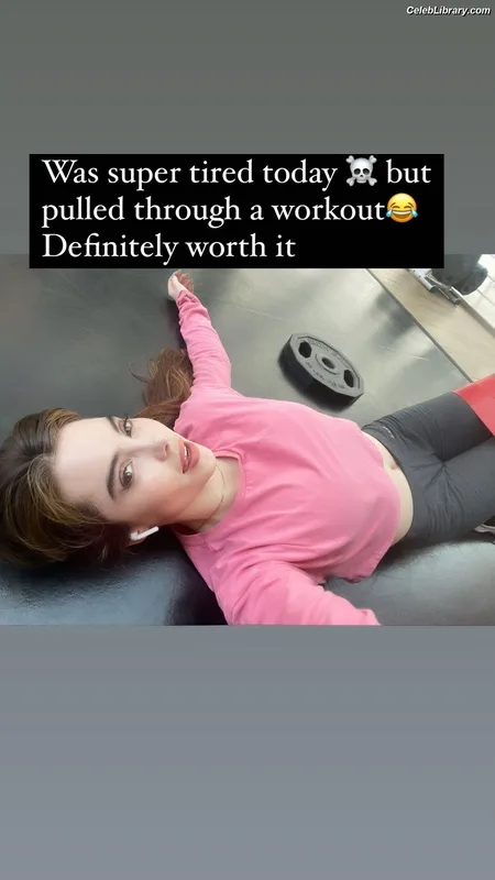McKayla Maroney photo 1 of 401