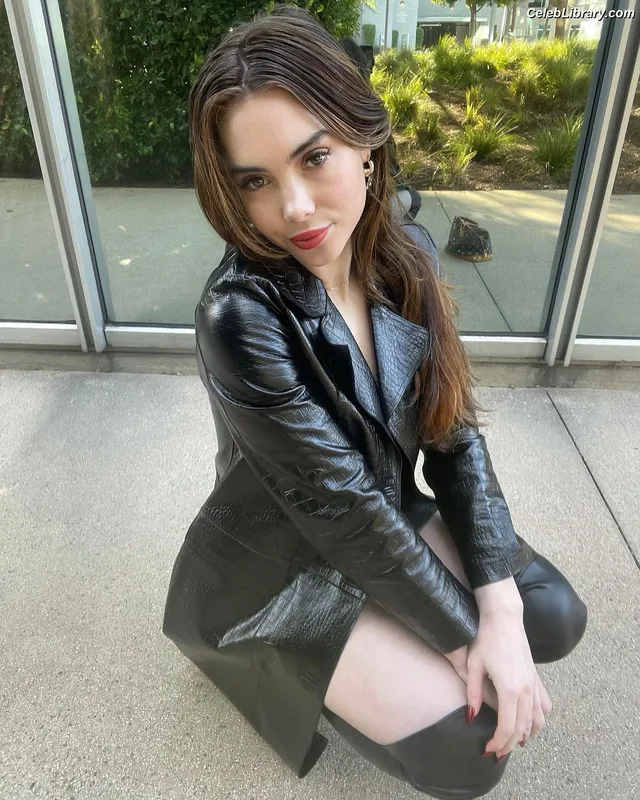 McKayla Maroney photo 2 of 401