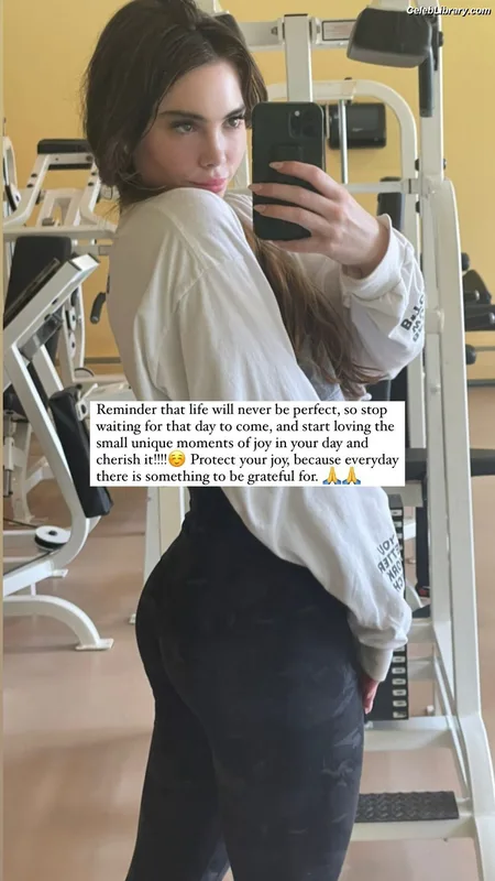 McKayla Maroney photo 4 of 401