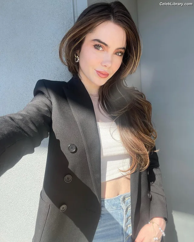 McKayla Maroney photo 22 of 401