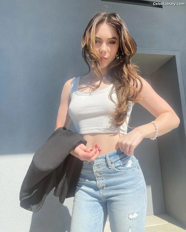 McKayla Maroney photo 24 of 401