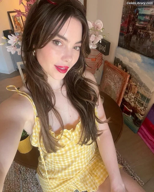 McKayla Maroney photo 2 of 401