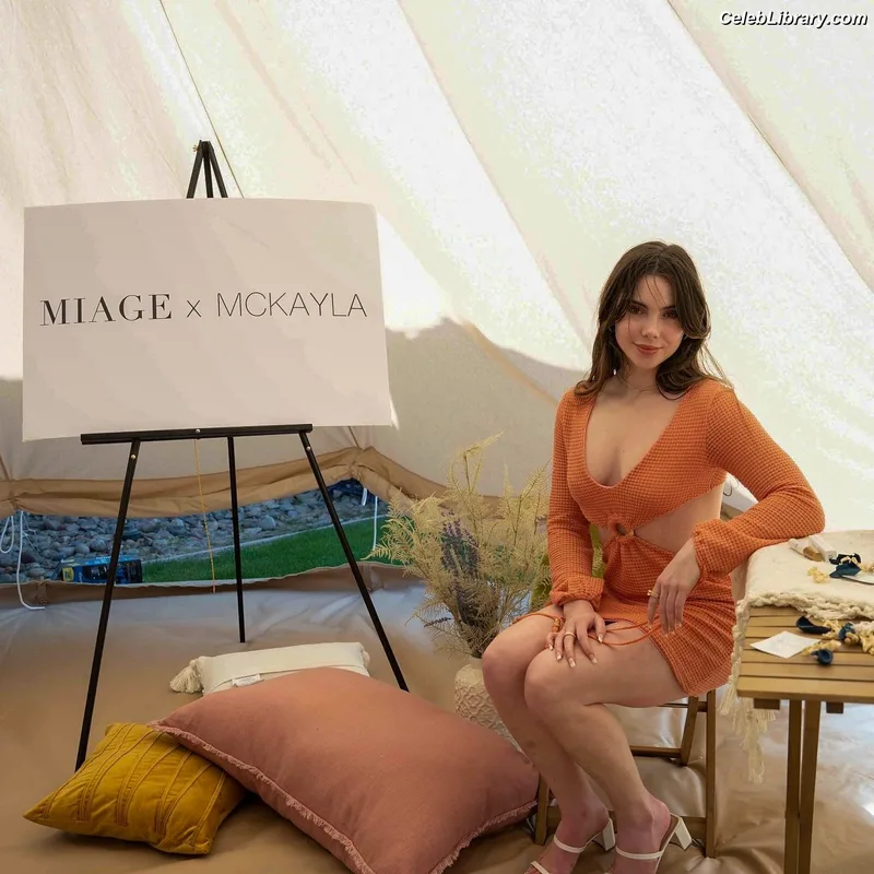 McKayla Maroney photo 7 of 401