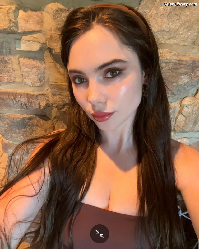 McKayla Maroney photo 20 of 401