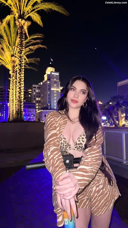 McKayla Maroney photo 22 of 401