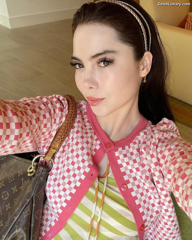 McKayla Maroney photo 4 of 401