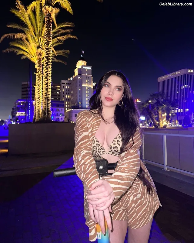 McKayla Maroney photo 5 of 401
