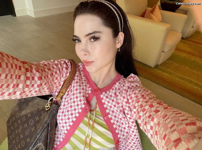 McKayla Maroney photo 9 of 401
