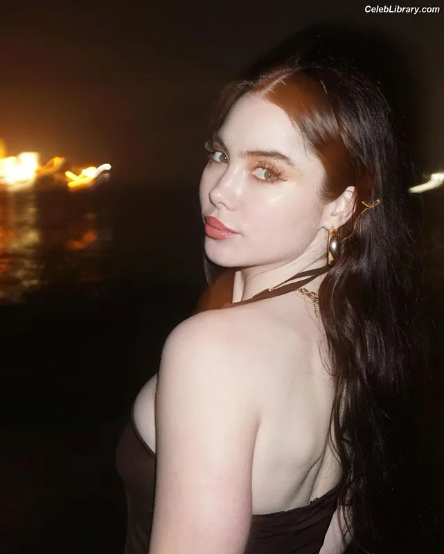 McKayla Maroney photo 13 of 401