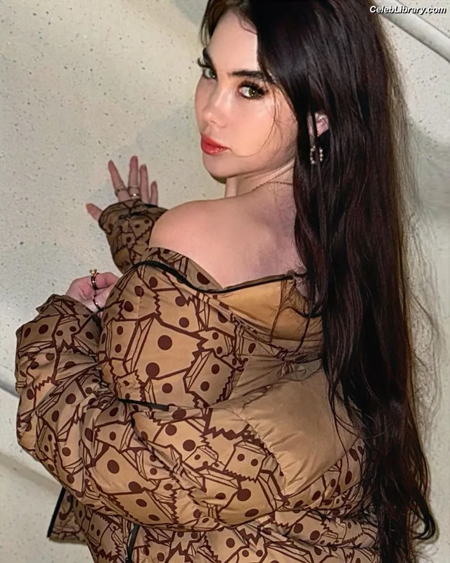 McKayla Maroney photo 1 of 401