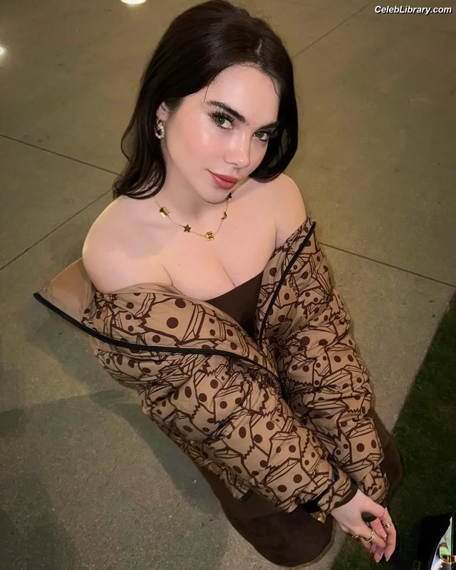 McKayla Maroney photo 3 of 401