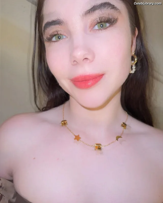 McKayla Maroney photo 6 of 401