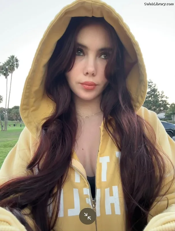 McKayla Maroney photo 16 of 401