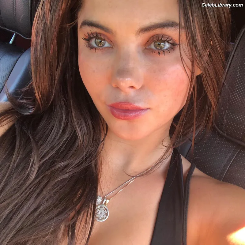 McKayla Maroney photo 6 of 401