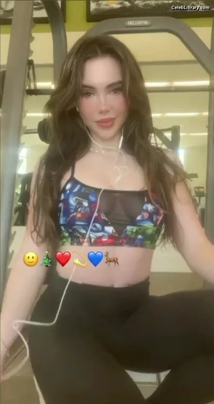 McKayla Maroney photo 11 of 401