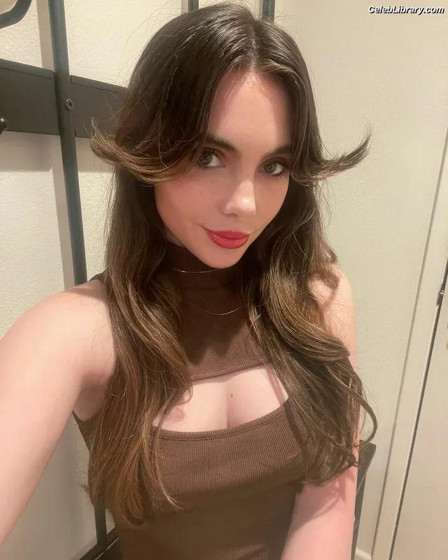 McKayla Maroney photo 20 of 401
