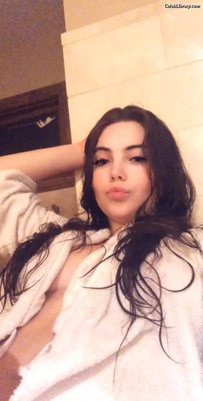 McKayla Maroney photo 5 of 401