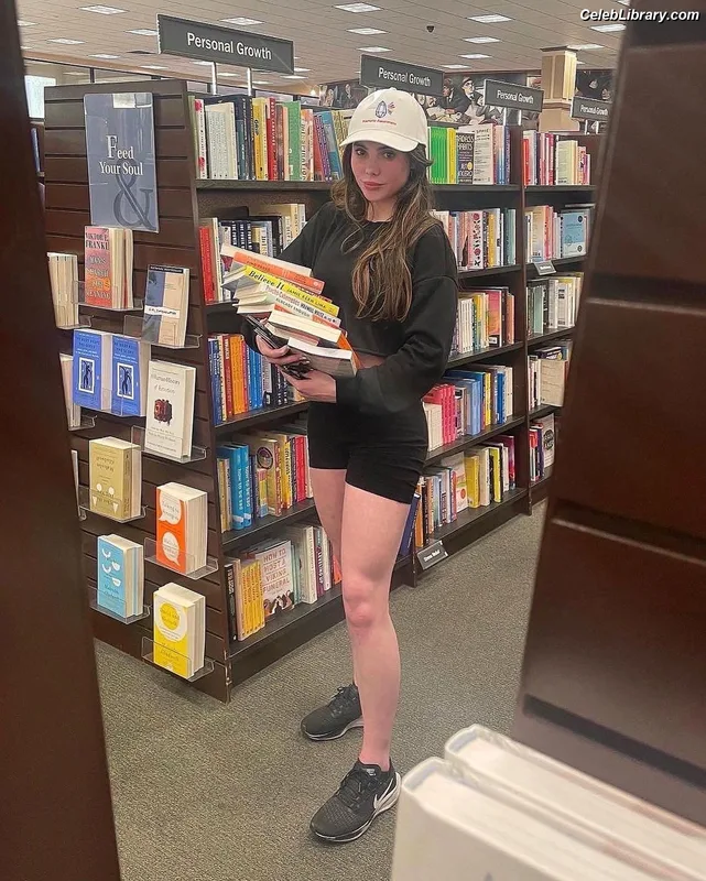 McKayla Maroney photo 23 of 401
