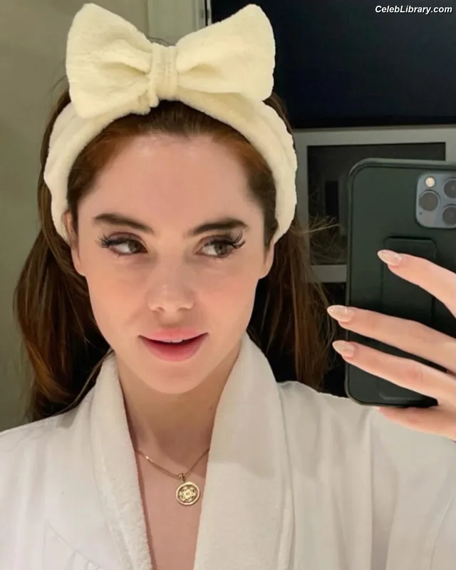 McKayla Maroney photo 18 of 401