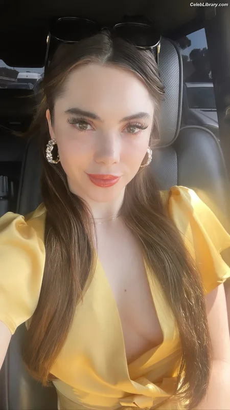 McKayla Maroney photo 20 of 401