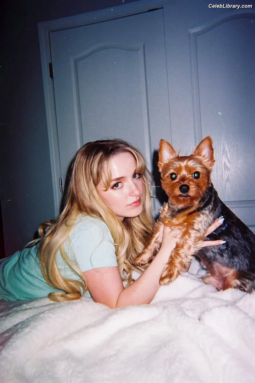 Mckenna Grace photo 20 of 1533