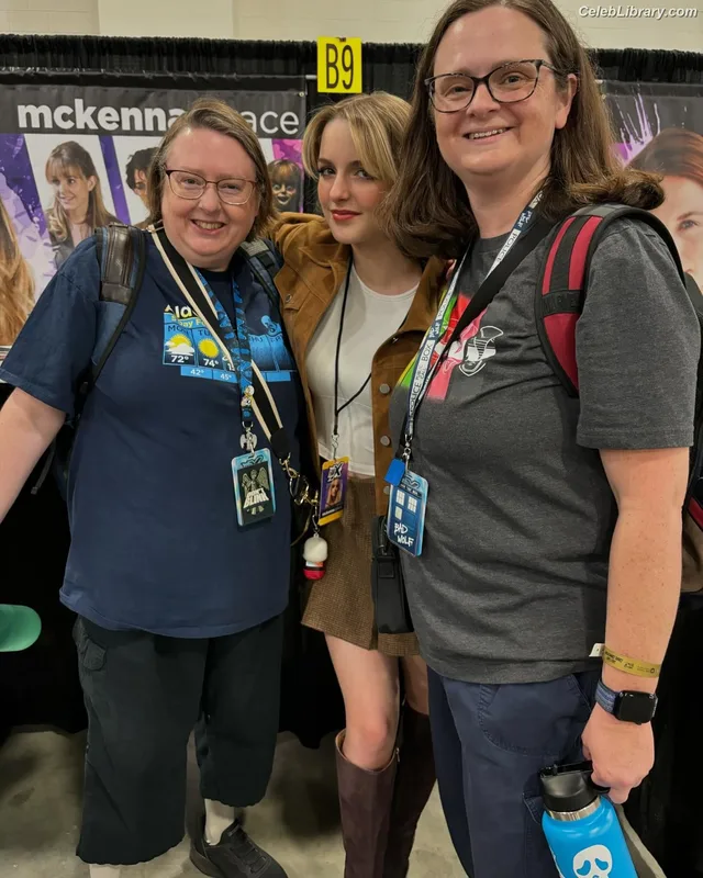 Mckenna Grace photo 11 of 1528